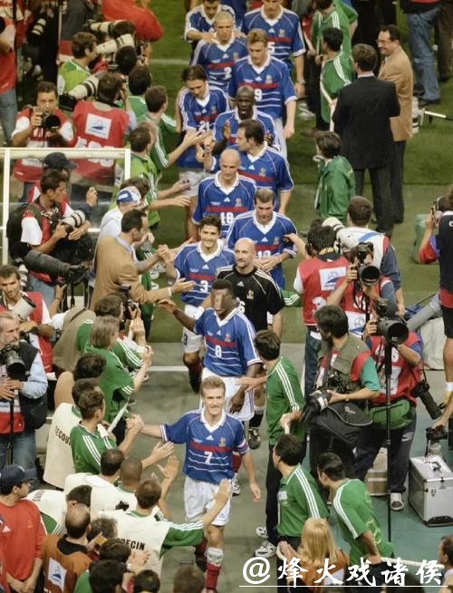 黑白直播世界杯精彩赛事全程回顾